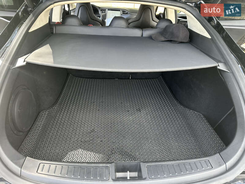 Лифтбек Tesla Model S 2014 в Николаеве