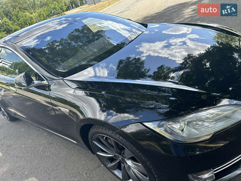 Лифтбек Tesla Model S 2014 в Николаеве