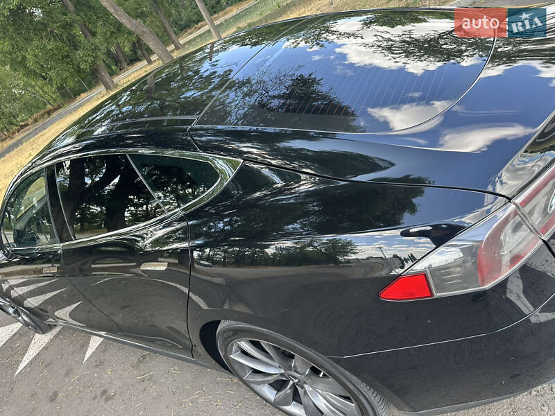 Лифтбек Tesla Model S 2014 в Николаеве