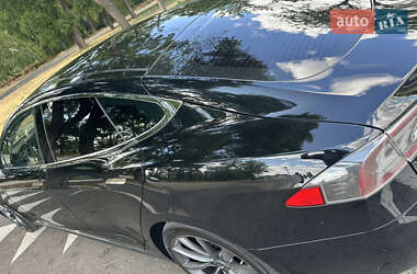 Лифтбек Tesla Model S 2014 в 