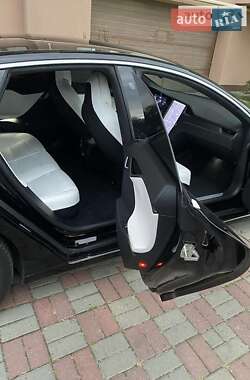 Лифтбек Tesla Model S 2018 в 