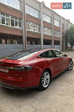 Ліфтбек Tesla Model S 2013 в 