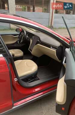 Ліфтбек Tesla Model S 2013 в 