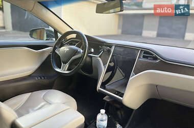 Лифтбек Tesla Model S 2012 в 