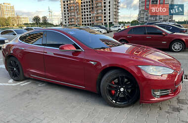 Лифтбек Tesla Model S 2015 в 