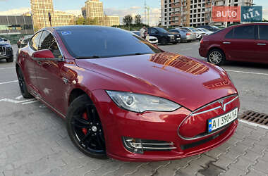 Лифтбек Tesla Model S 2015 в 