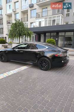 Лифтбек Tesla Model S 2017 в Черновцах