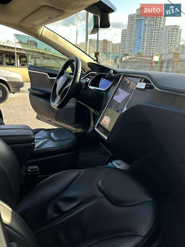 Ліфтбек Tesla Model S 2014 в Києві