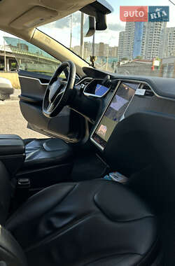Лифтбек Tesla Model S 2014 в 
