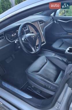 Лифтбек Tesla Model S 2016 в 
