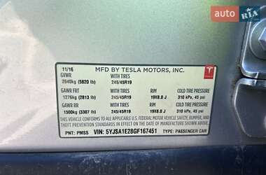 Лифтбек Tesla Model S 2016 в 