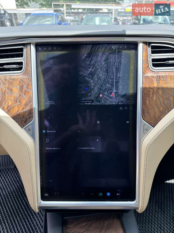 Лифтбек Tesla Model S 2017 в Кривом Роге