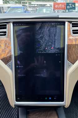 Лифтбек Tesla Model S 2017 в 