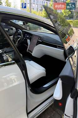 Лифтбек Tesla Model S 2017 в 