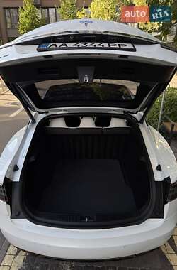 Лифтбек Tesla Model S 2017 в 