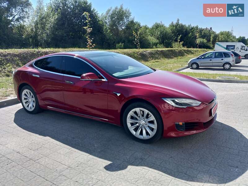 Tesla Model S 2016