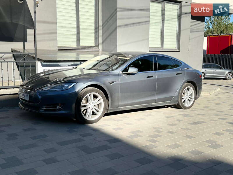 Ліфтбек Tesla Model S 2014 в Тернополі