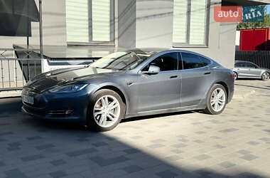 Лифтбек Tesla Model S 2014 в 