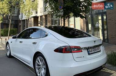 Лифтбек Tesla Model S 2017 в 