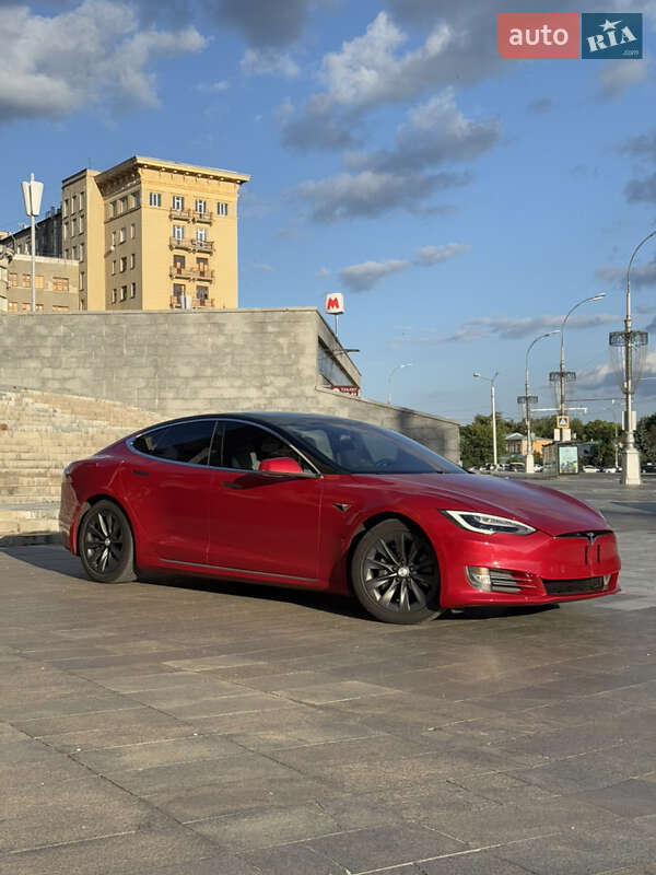 Лифтбек Tesla Model S 2018 в Харькове