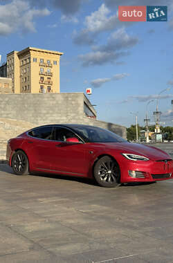 Лифтбек Tesla Model S 2018 в 