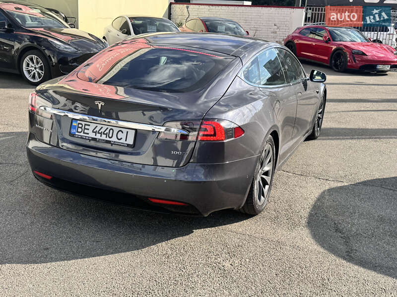 Ліфтбек Tesla Model S 2018 в Києві