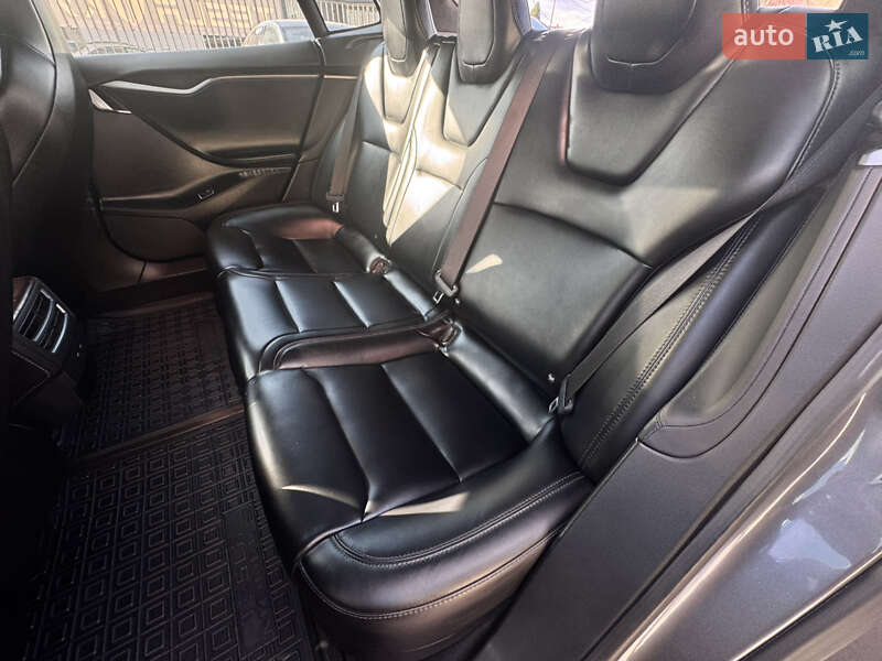 Ліфтбек Tesla Model S 2018 в Києві