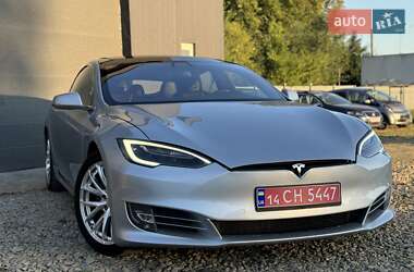 Лифтбек Tesla Model S 2017 в 