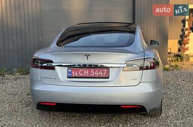 Лифтбек Tesla Model S 2017 в 