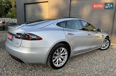 Лифтбек Tesla Model S 2017 в 