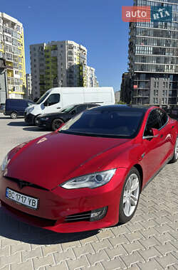 Лифтбек Tesla Model S 2016 в Львове