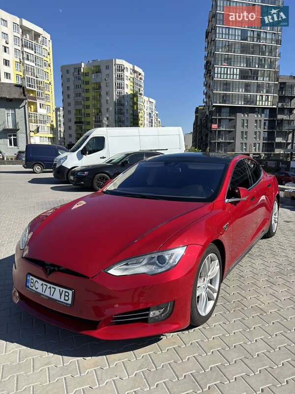 Tesla Model S 2016