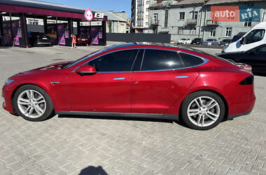 Лифтбек Tesla Model S 2016 в 