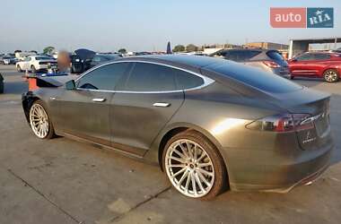Ліфтбек Tesla Model S 2014 в Києві
