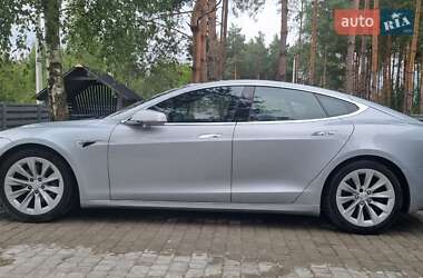 Лифтбек Tesla Model S 2016 в 