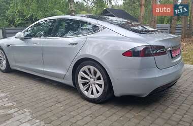 Лифтбек Tesla Model S 2016 в 