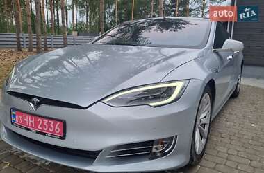 Лифтбек Tesla Model S 2016 в 