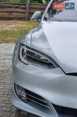 Лифтбек Tesla Model S 2016 в 