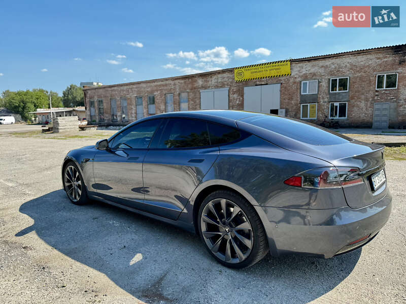 Лифтбек Tesla Model S 2020 в Киеве
