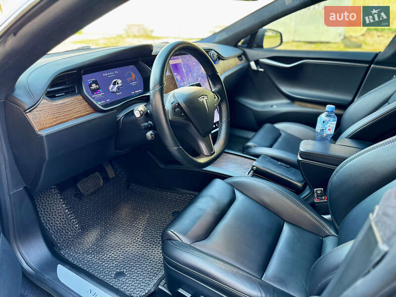 Лифтбек Tesla Model S 2020 в Киеве