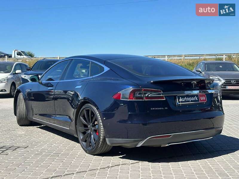 Лифтбек Tesla Model S 2015 в Львове