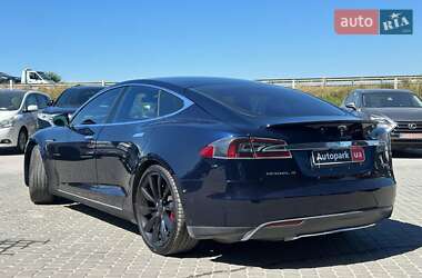 Лифтбек Tesla Model S 2015 в 