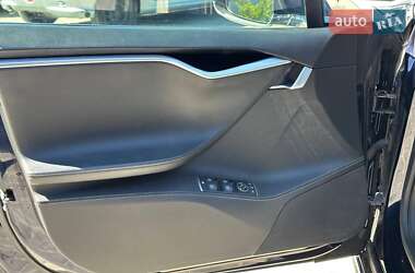Лифтбек Tesla Model S 2015 в 