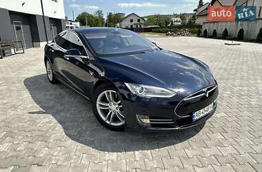 Лифтбек Tesla Model S 2013 в 