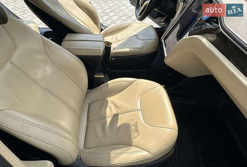 Лифтбек Tesla Model S 2013 в Львове