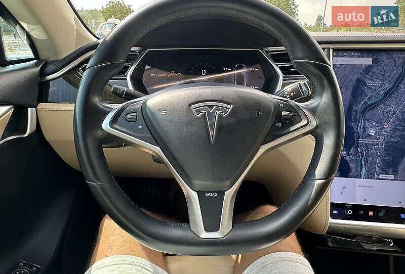 Лифтбек Tesla Model S 2013 в Львове