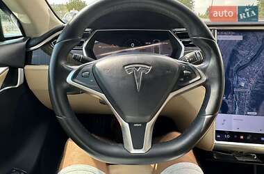 Лифтбек Tesla Model S 2013 в 