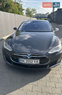 Ліфтбек Tesla Model S 2016 в 