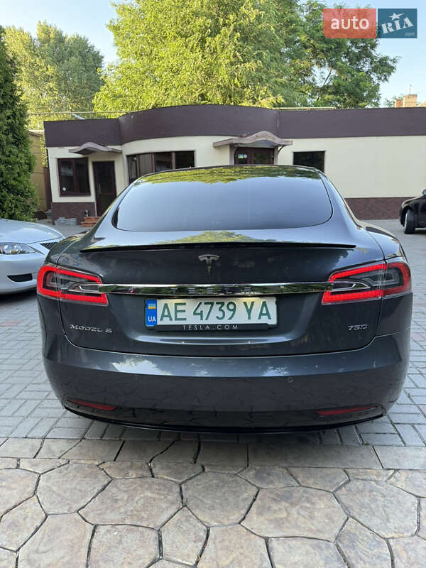 Лифтбек Tesla Model S 2018 в Днепре