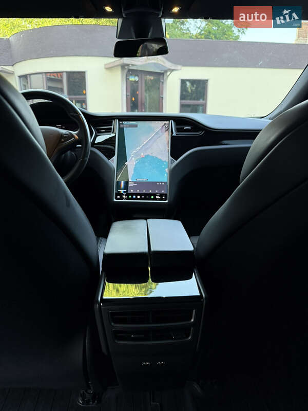 Лифтбек Tesla Model S 2018 в Днепре
